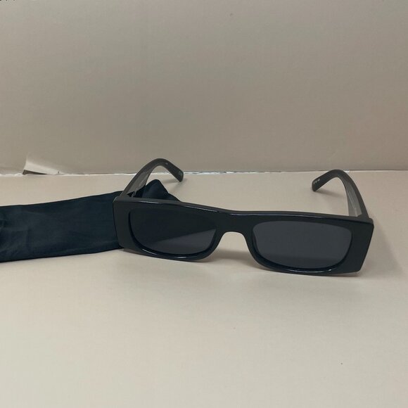Le Specs | Recovery Sunglasses in Black - Picture 1 of 8